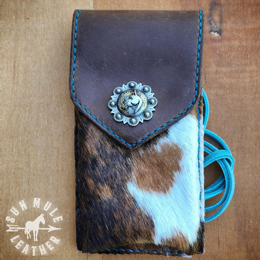 Rear Cinch Phone Holder With Mule Head Concho